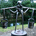 Le porteur d’eau - Sculpture avec des objets de récupération (2011)